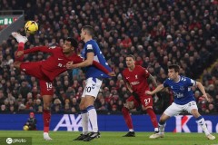 诺伊尔百胜里程碑，凯恩双响助拜仁3-1击败切尔西